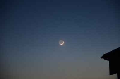 Danguje sužibės Mėnulis, nutviekstas Da Vinčio švytėjimo, taip pat Marsas ir Venera. Scanpix/VidaPress/Shutterstock nuotr.