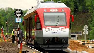 Seimas pritarė siūlymui, lengvinančiam žemės paėmimą „Rail Baltica“ projektui