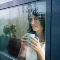 Blizgink langus su svogūnu (4 natūralūs būdai)