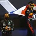 Verstappeną pasveikinusi „Mercedes“ nuleidžia ginklus ir pripažįsta „Red Bull“ pergalę