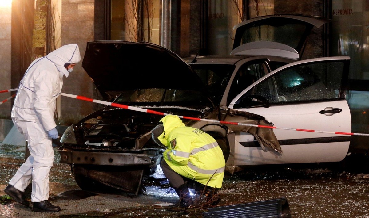 Vokietijoje per įtariamą ksenofobinę ataką vairuotojas sužeidė 5 pėsčiuosius