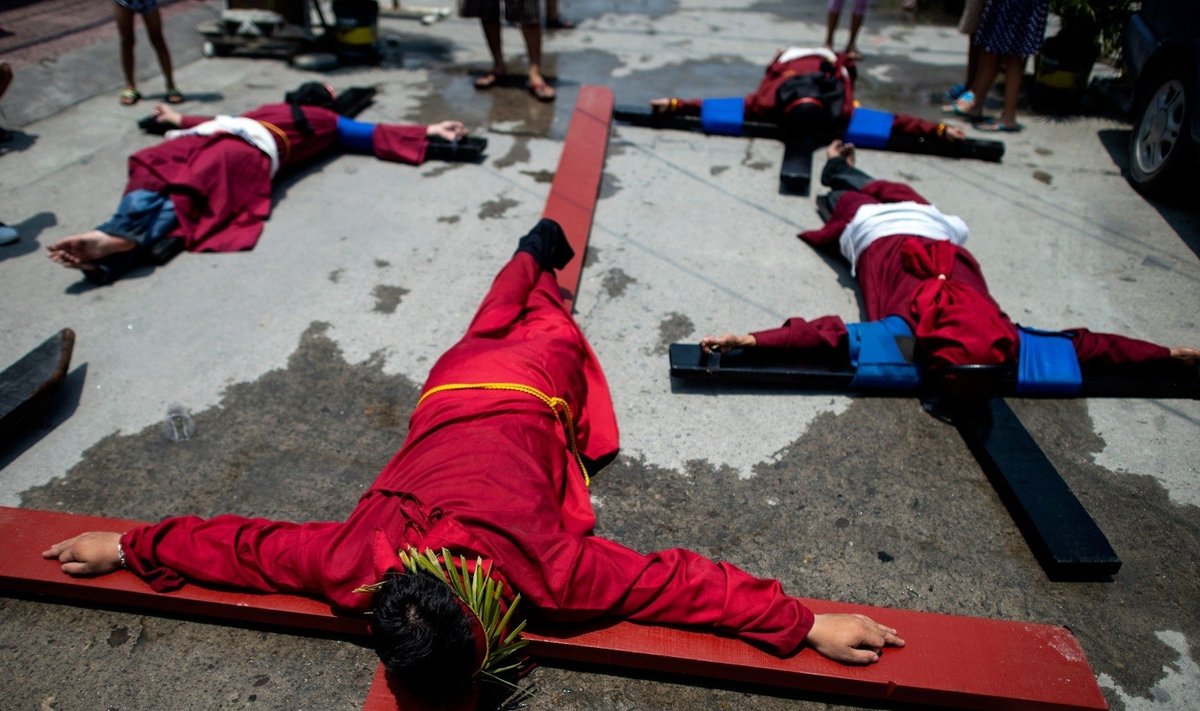Ekstremalios Velykos: plakimasis ir nukryžiavimai Filipinuose