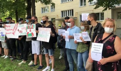 Protestas prie Lietuvos ambasados Minske