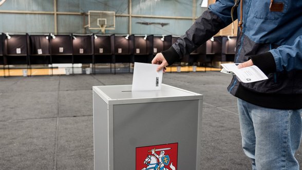 Lithuanians vote in run-off parliamentary election