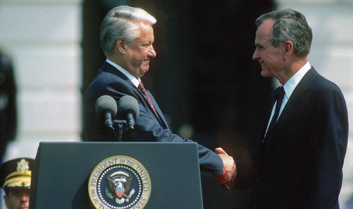 Borisas Jelcinas, George`as Bushas vyresnysis