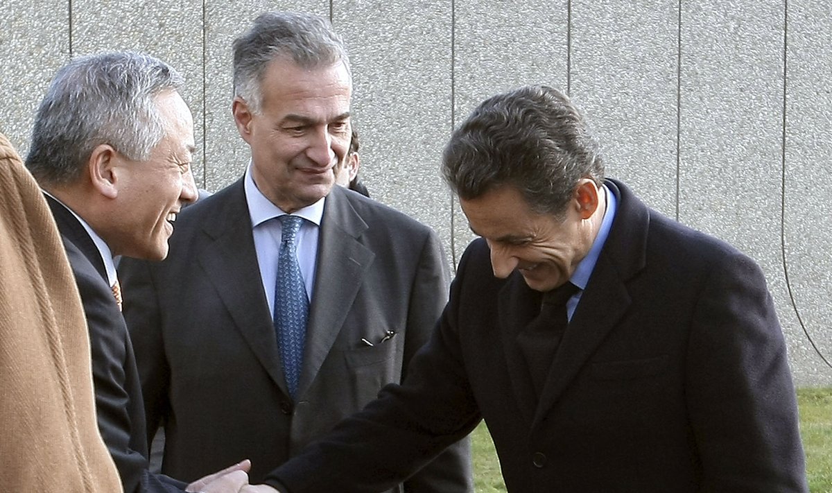 STX vadovai Kang-Sik Rhee ir Jacquesas Hardelay su Prancūzijos prezidentu Nicolas Sarkozy