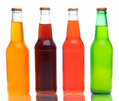 Asparatamas - itin saldus gaiviųjų ir gazuotų gėrimų priedas, dėl kurio žalos žmogaus sveikatai vis dar aršiai diskutuojama