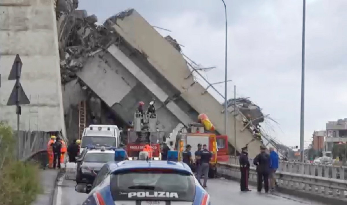 Italijoje sugriuvo greitkelio viadukas