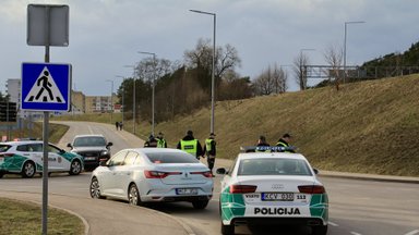 „Greitais ir įsiutusiais“ lietuviams būti nepavyko: pareigūnai išrašė virš 200 baudų, visiems norėjusiems pasirodyti – atimta teisė vairuoti