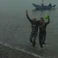 Plaukikas sukaustytomis kojomis perplaukė Titikakos ežerą