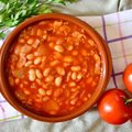Pomidorinė baltųjų pupelių sriuba – šaltąjį sezoną ją virsite vėl ir vėl