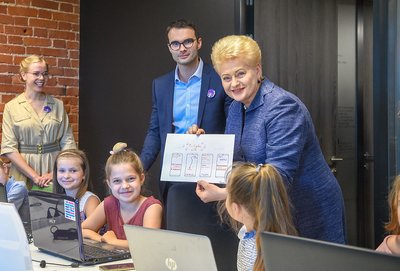 Lietuvos Respublikos Prezidentė Dalia Grybauskaitė įvertino įmonės investicijas ir prasmingą veiklą ugdant vaikus