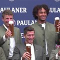 Prieš UEFA Supertaurės finalą Miuncheno „Bayern“ žaidėjai pozavo „Oktoberfest“ fotosesijoje
