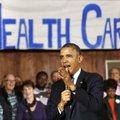 B. Obamos sveikatos apsaugos įstatymas lieka nepanaikintas