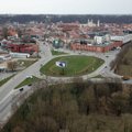 Kaune remontuojamoje Tunelio gatvėje įstrigo troleibusas: stūmė patys keleiviai