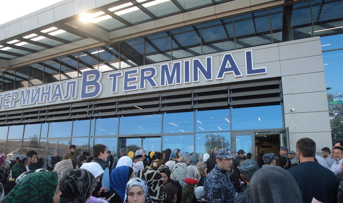 Šimtai protestuotojų praėjusią savaitę užgriuvo Machačkalos oro uostą
