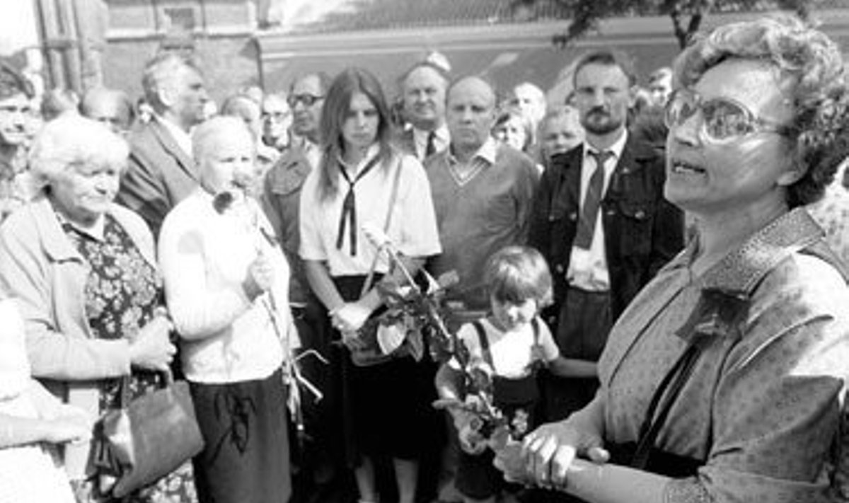 1987 metų rugpjūčio 23 dienos mitingas prie Adomo Mickevičiaus paminklo Vilniuje