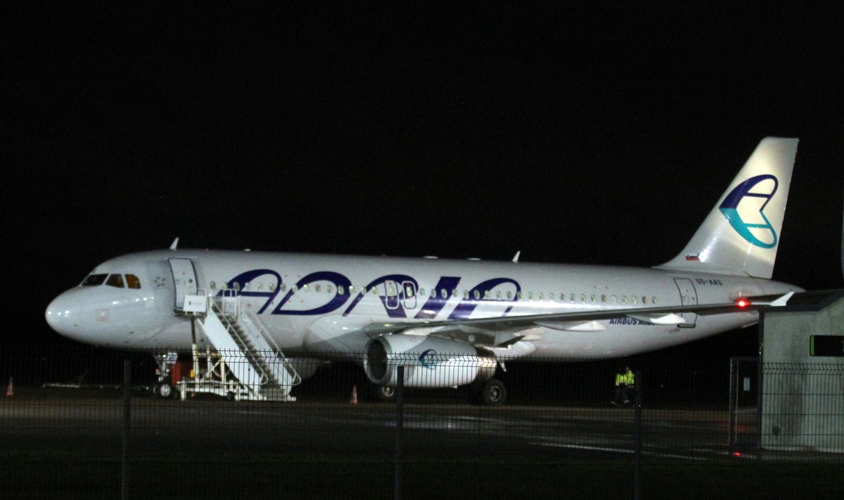 Slovėnų oro linijų bendrovės „Adria Airways“ lėktuvas „Airbus A320“