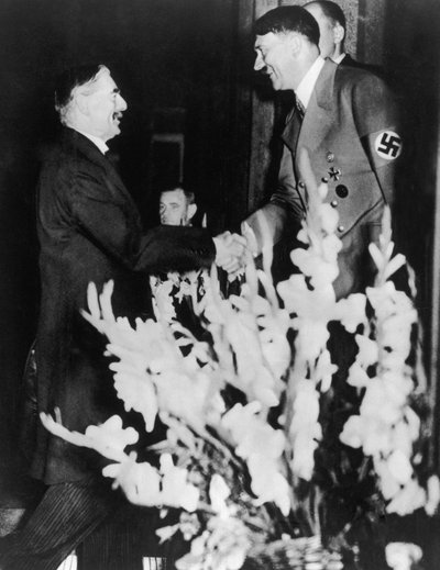 Neville‘is Chamberlainas ir Adolfas Hitleris