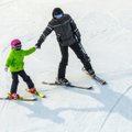 Gausiai pasnigus – laikas žiemos pramogoms: profesionalų patarimai slidinėjimo mėgėjams