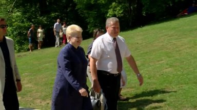 President Grybauskaitė on treetop walk gives advice to those afraid of heights