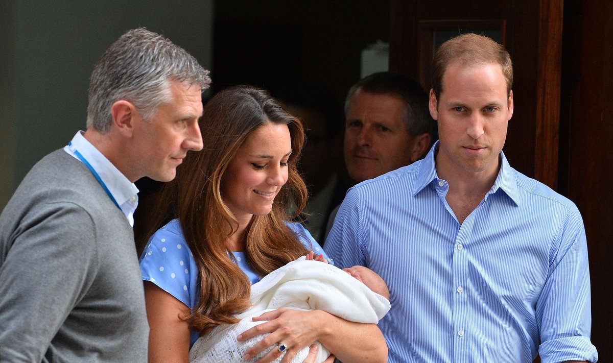 Princas Williamas ir Kate parodė savo kūdikį