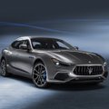 „Maserati“ žengia patikrintu keliu: rengiasi pristatyti pirmąjį hibridinį modelį