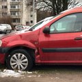 Lietuviams pabodo be priežiūros palikti automobiliai – stoja į kovą dėl vietų kiemuose