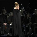 Adele atsiprašė ir nutraukė savo pasirodymą „Grammy“ scenoje: pamatykite vaizdo įrašą