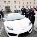 Popiežiaus Pranciškaus automobilis „Lamborghini Huracan“ aukcione parduotas už 715 tūkst. eurų