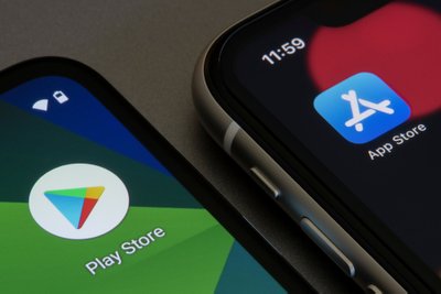 „Play Store“ ir „App Store“