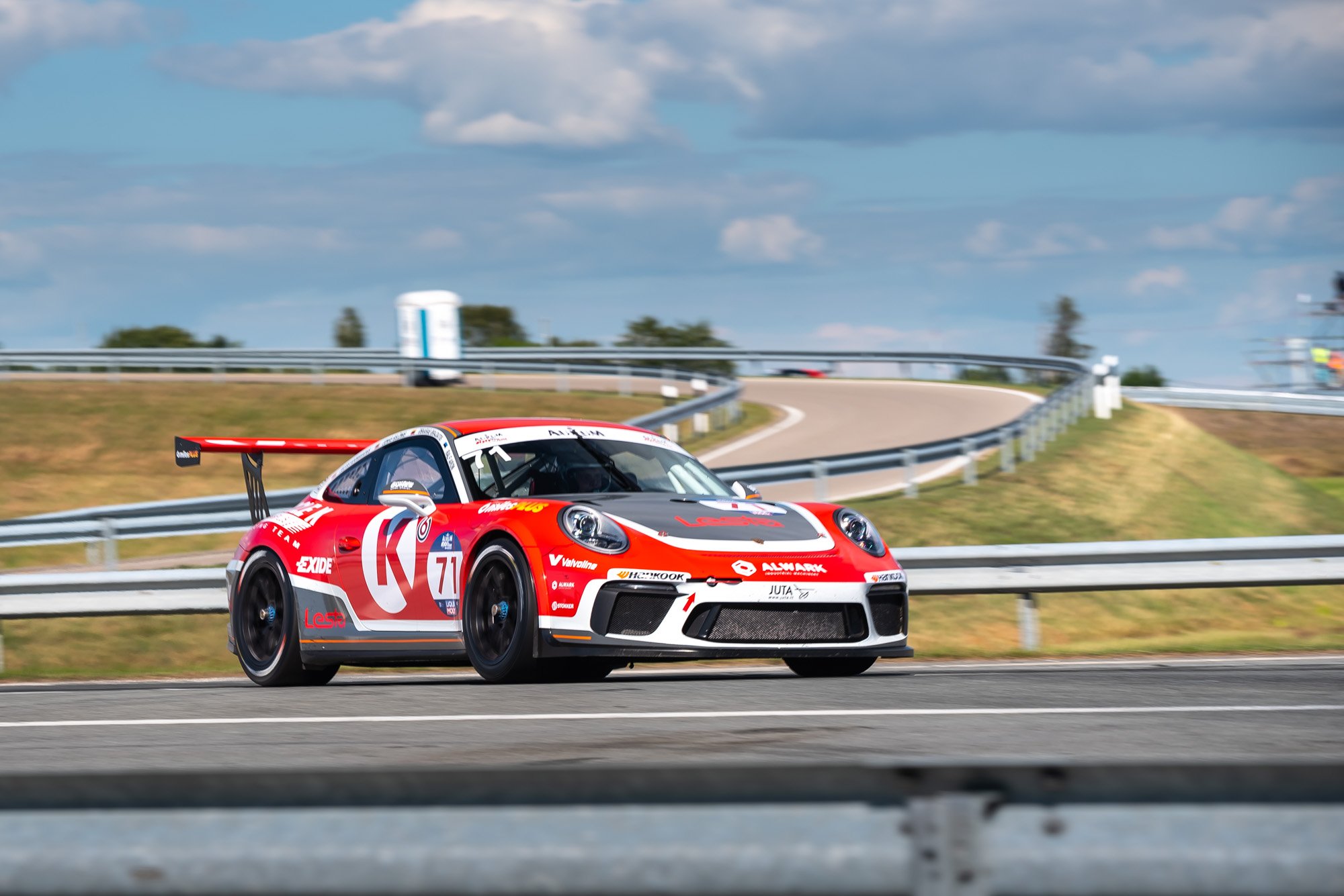 Pirmoji 1006 km lenktynių starto pozicija „Circle K Miles Plus racing