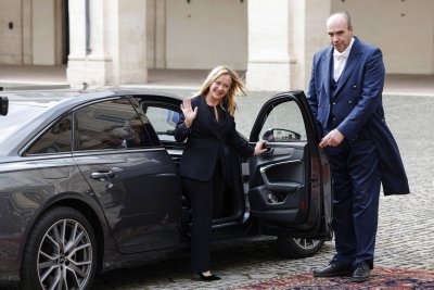 Giorgia Meloni prisaikdinta naująja Italijos ministre pirmininke