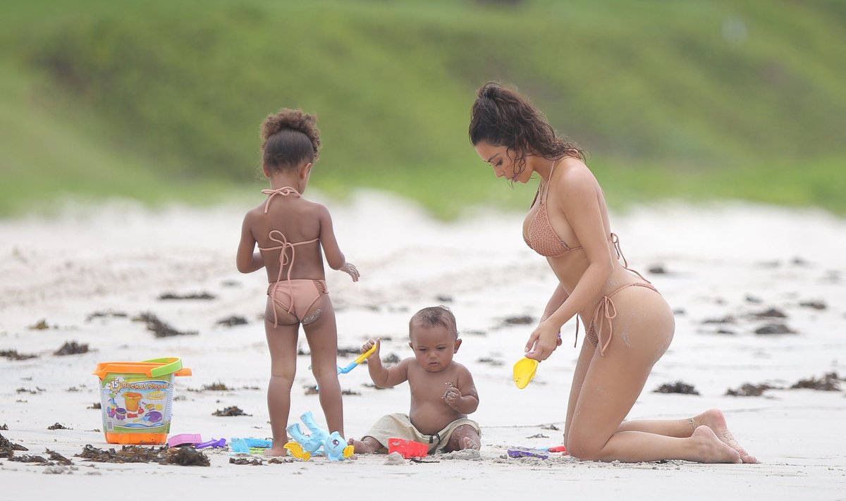 Kim Kardashian atostogų Meksikoje akimirkos