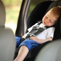 Ištyrė: leidžiate kūdikiui miegoti automobilinėje kėdutėje – rizikuojate jo sveikata