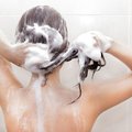 Vien tik šampūno neužtenka: neįprasti, tačiau stebuklingi plaukų kaukių receptai