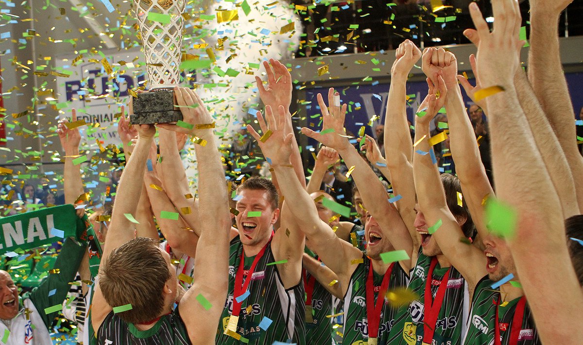 „Prienų“ krepšininkai pirmą kartą klubo istorijoje iškovojo LKF taurę