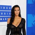 K. Kardashian prisipažino apie kelerius metus kankinančią ligą
