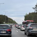Poilsiauti suskubę vairuotojai užkimšo išvažiavimus iš Vilniaus
