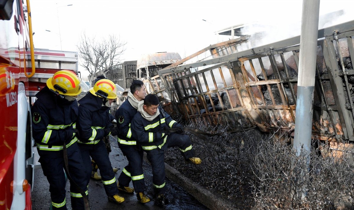Kinijoje per sprogimą šalia chemijos gamyklos žuvo 22 žmonės