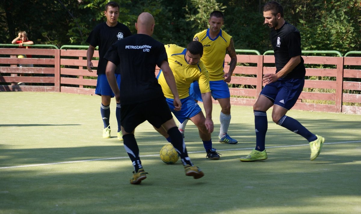 "Petrazavodzk" komanda (juodi m.) tapo "Nidos futbolo turnyro nugalėtojais 