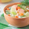 Receptai, kurie įkvėps sveikai maitintis: mandarinais kvepianti kalakutiena, žuvienė su lašiša ir gaiviosios avokadų salotos