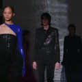 „Givenchy“ kolekcijos akcentai: milžiniškos kokardos, latekso tamprės ir tinkliniai sijonai