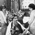 Istorija: žvilgsnis į triukšmingiuosius dvidešimtuosius, kada trumpėjo sijonai ir triumfavo Coco Chanel