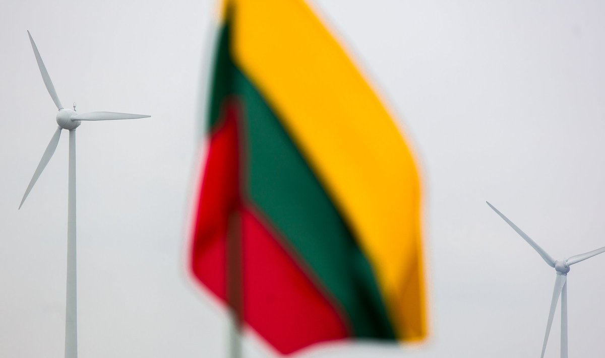 Wind mill and the Lithuanian flag