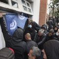 Protestuotojai šturmavo Albanijos opozicijos būstinę