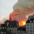 Įgriuvo Paryžiaus Švč. Dievo Motinos katedros smailė