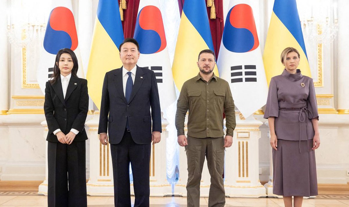 Pietų Korėjos ir Ukrainos prezidentai su antrosiomis pusėmis