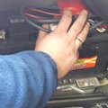10 būdų, kaip užtikrinti, kad automobilio akumuliatorius neišsikraus