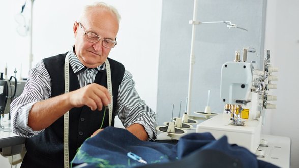 Vyresnių nei 50 metų bedarbių sumažėjo bemaž trečdaliu – tokius pokyčius lėmė vienas sprendimas
